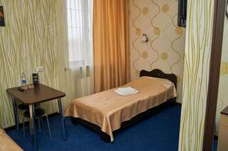 Отель Европа Pokrovsk Улучшенный двухместный номер с 2 отдельными кроватями-1